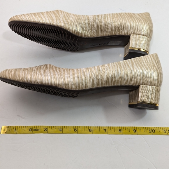 NWOB J Renee Reptile Embossed Metallic Tan Cream Comfort Low Heel Pumps Size 10 - Picture 9 of 10